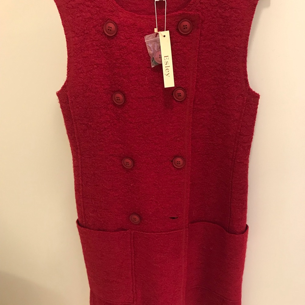 Long sleeveless jacket/vest